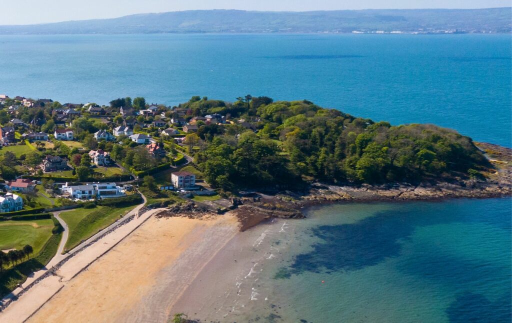 Beach and shoreline at Helen's Bay